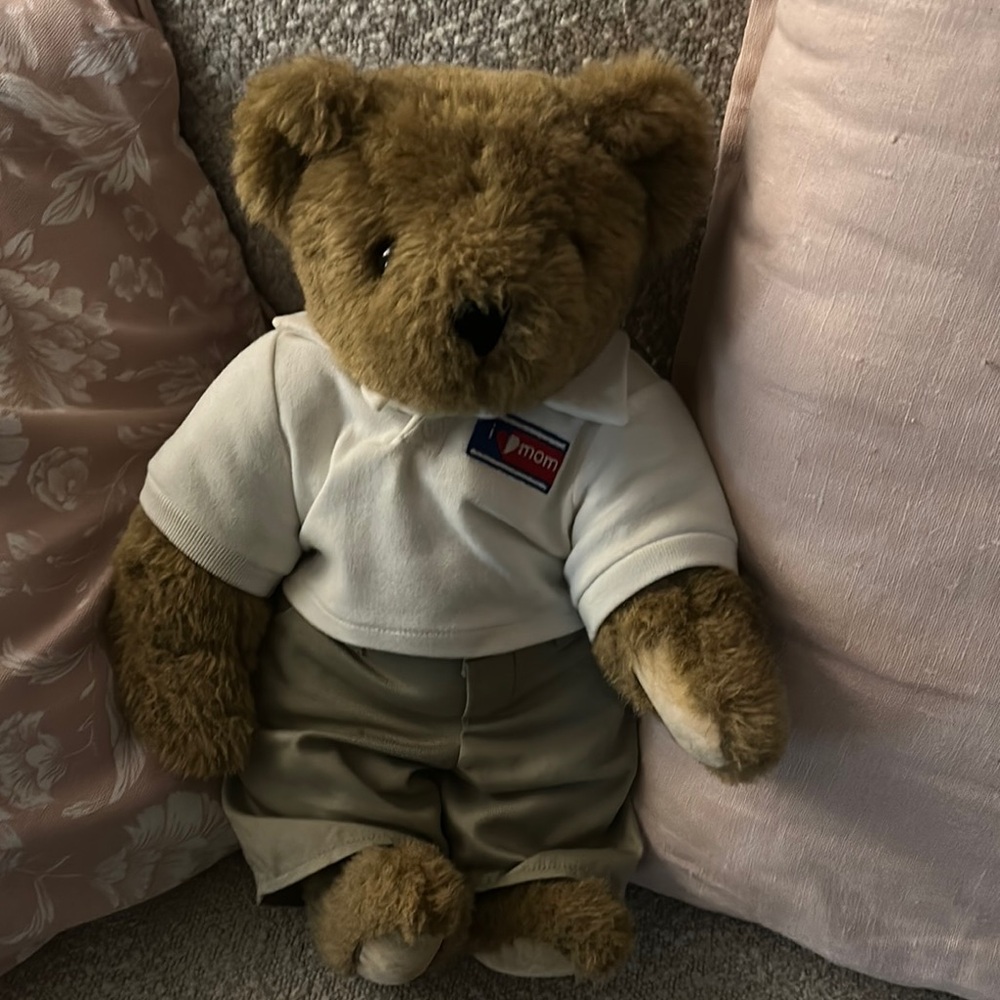 The Vermont teddy bear company I love Mom bear ❤️